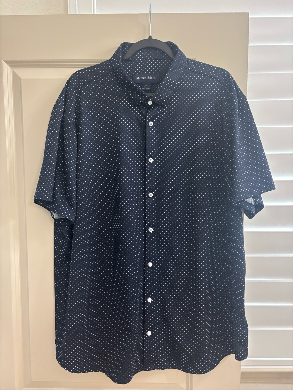 Mizzen+Main Navy Short-Sleeve Button-Up with White Micro Dots